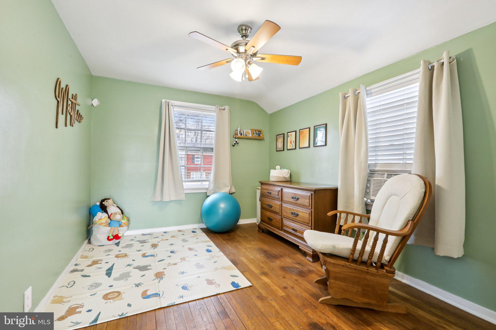 376 HOLLYWOOD AVENUE