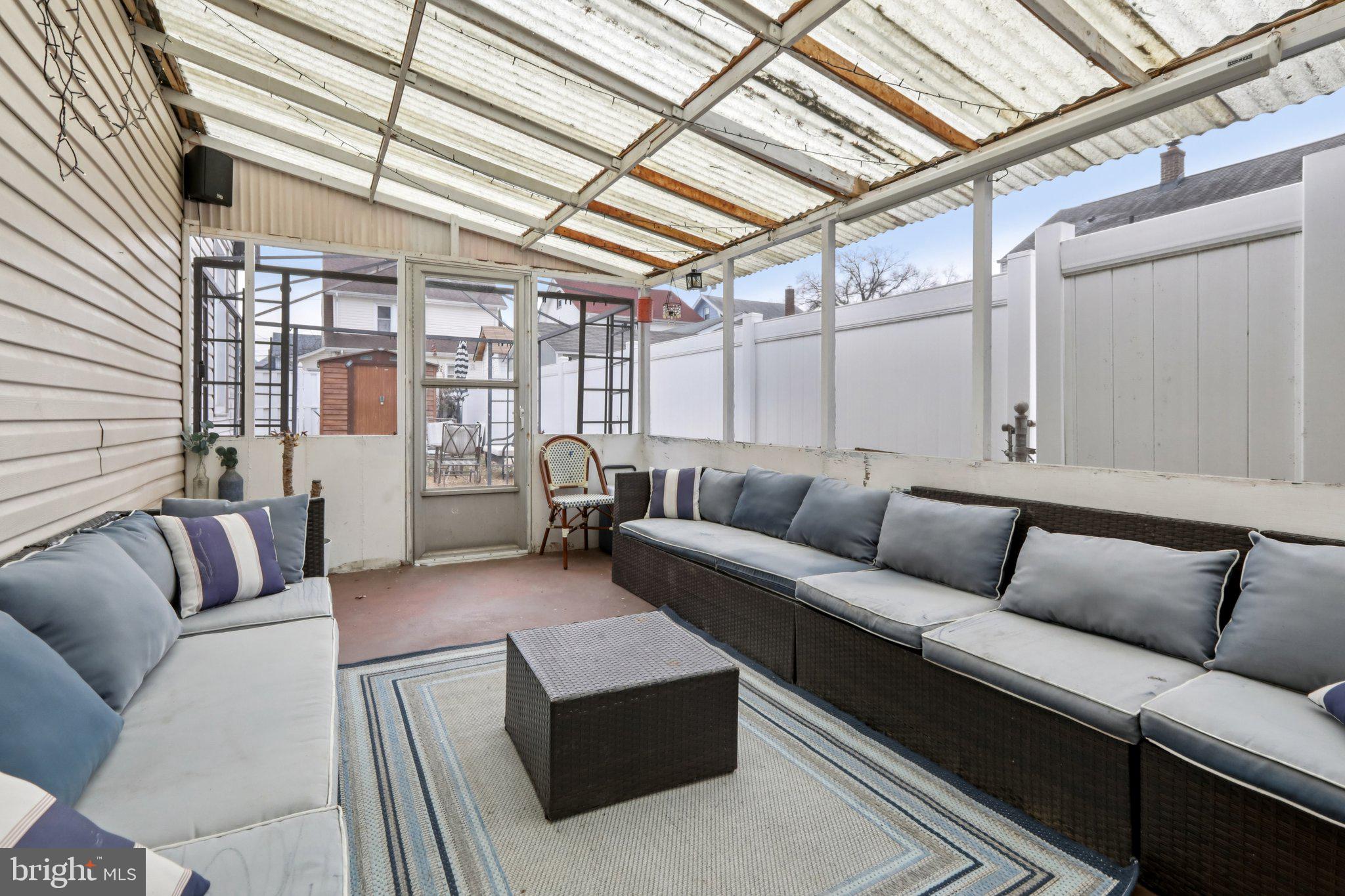 376 HOLLYWOOD AVENUE