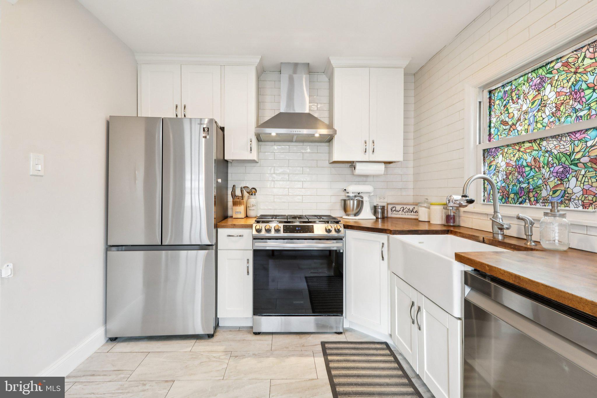 376 HOLLYWOOD AVENUE