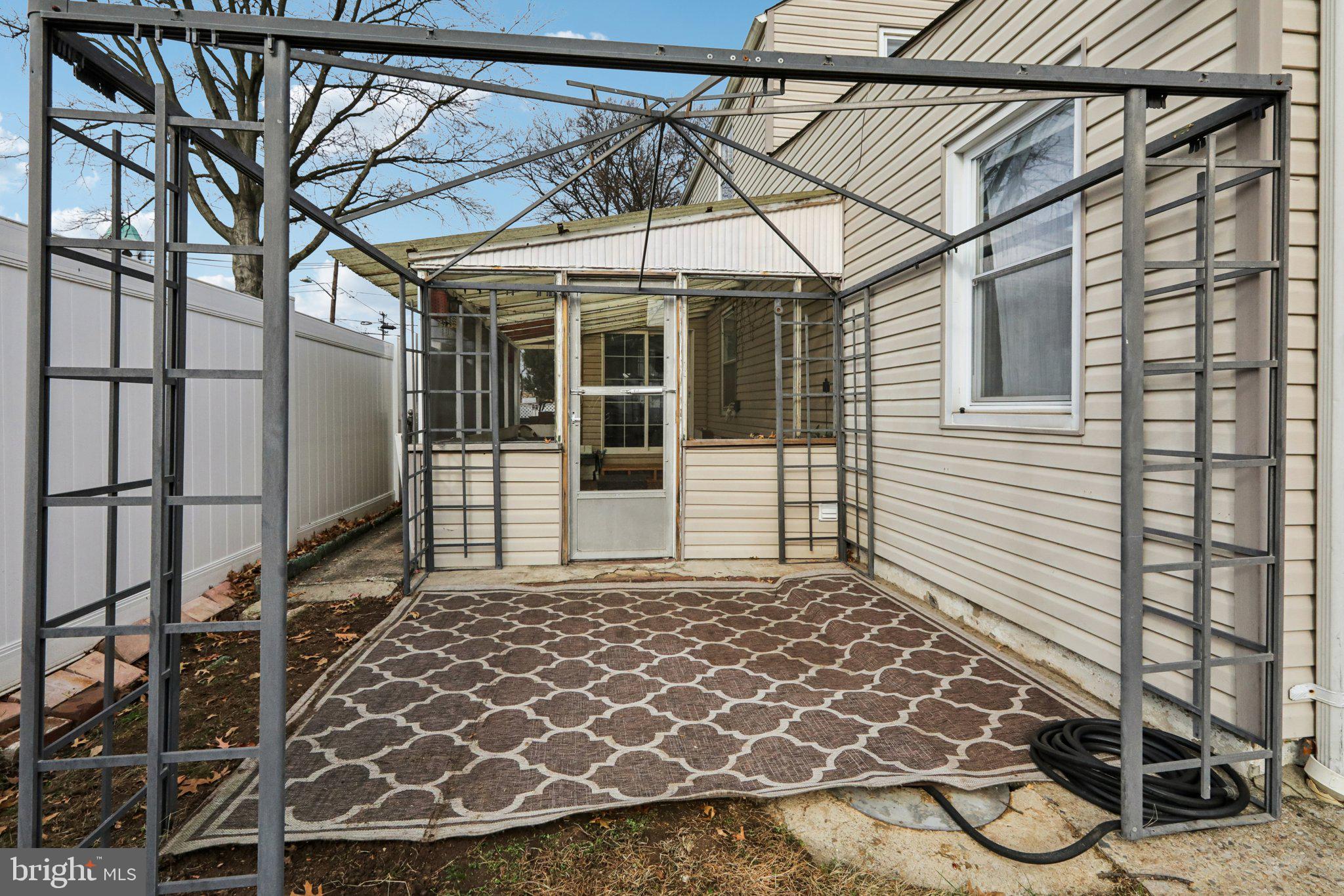 376 HOLLYWOOD AVENUE