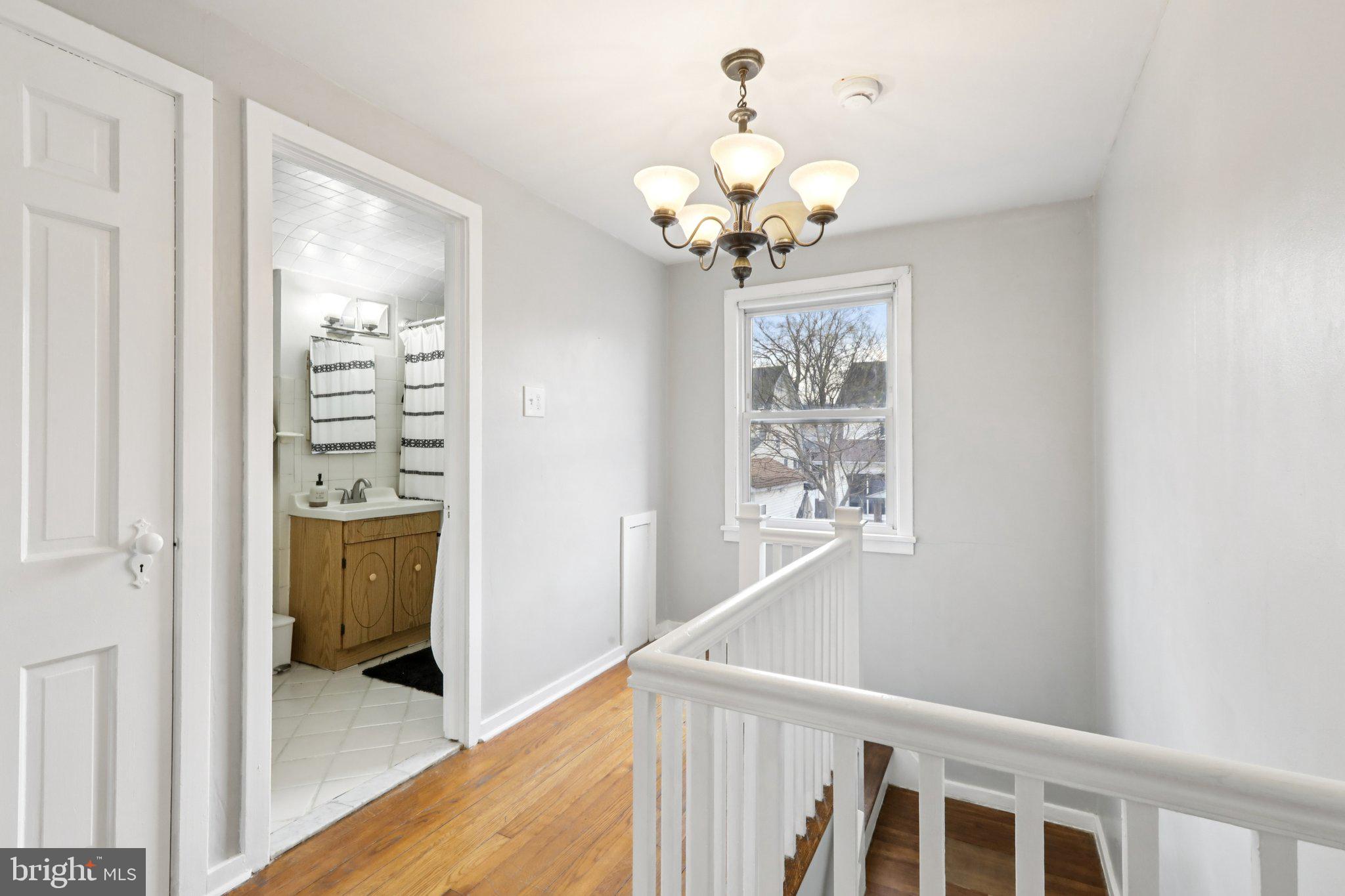 376 HOLLYWOOD AVENUE