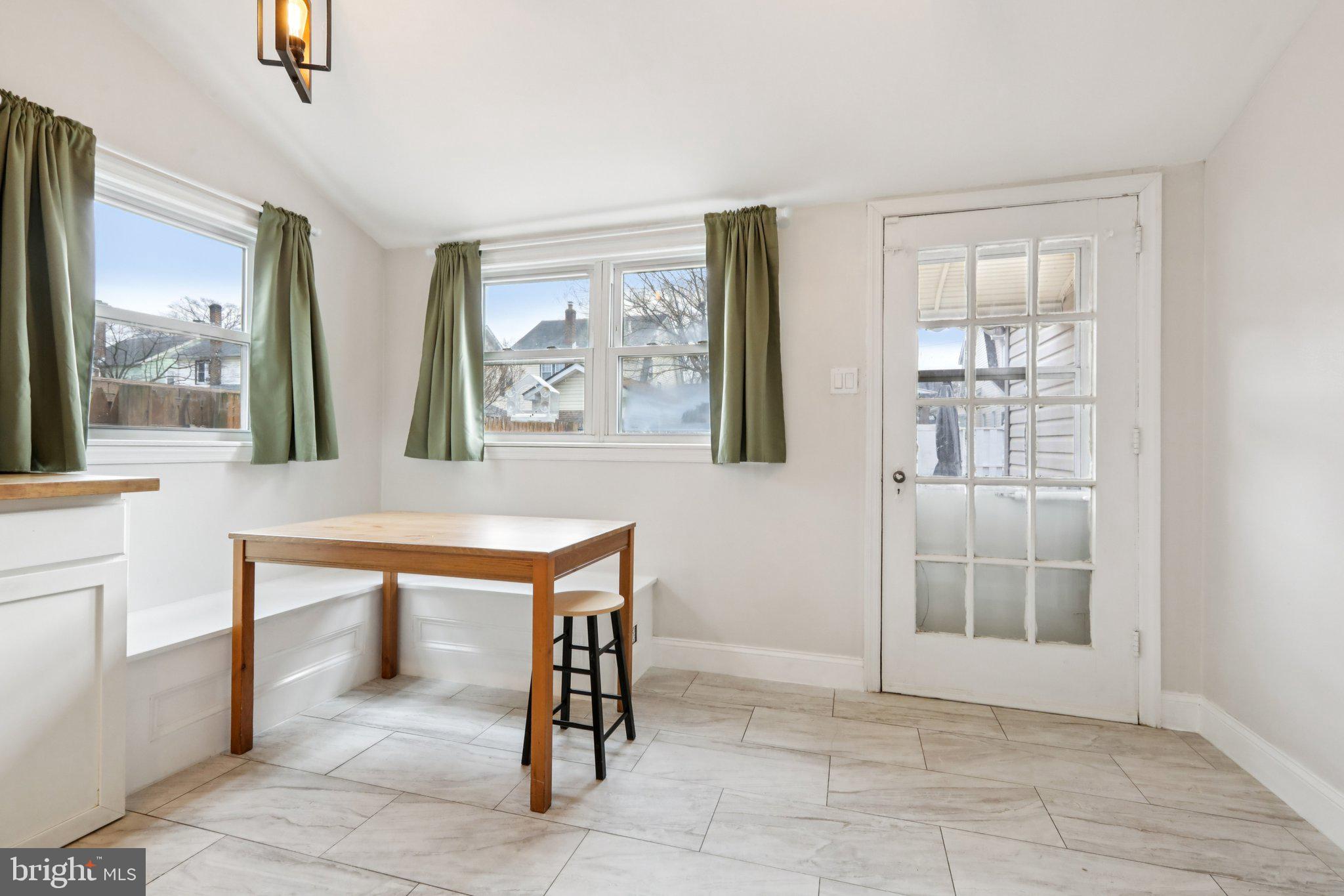 376 HOLLYWOOD AVENUE