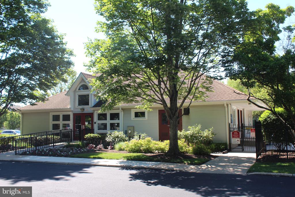 543 CEDAR HOLLOW DRIVE