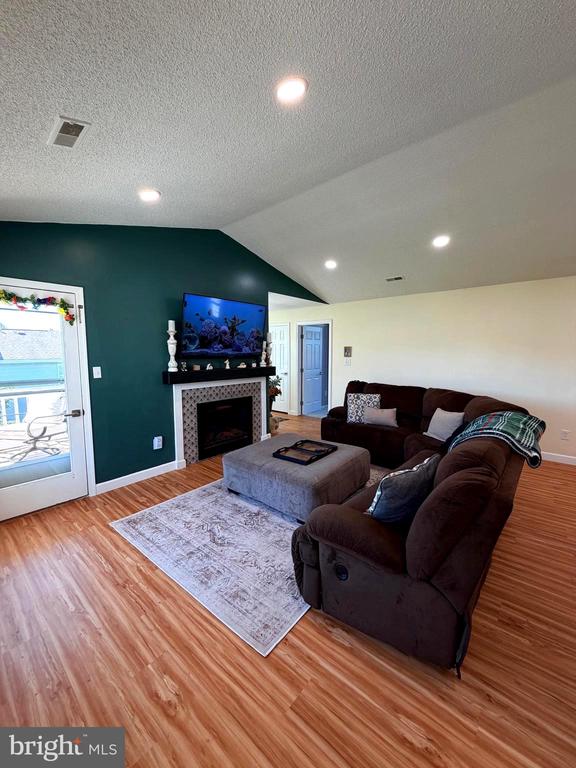 543 CEDAR HOLLOW DRIVE