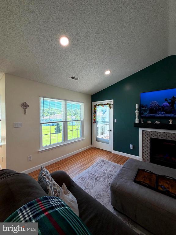 543 CEDAR HOLLOW DRIVE