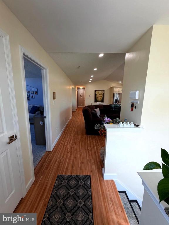 543 CEDAR HOLLOW DRIVE