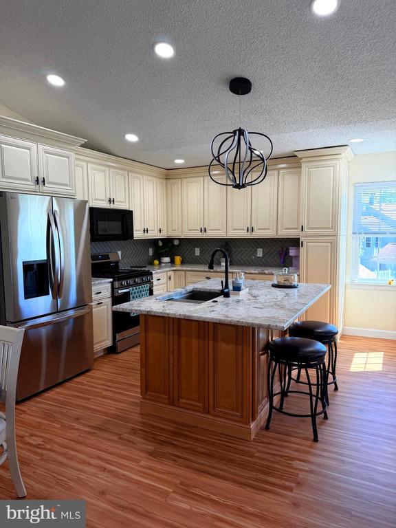 543 CEDAR HOLLOW DRIVE
