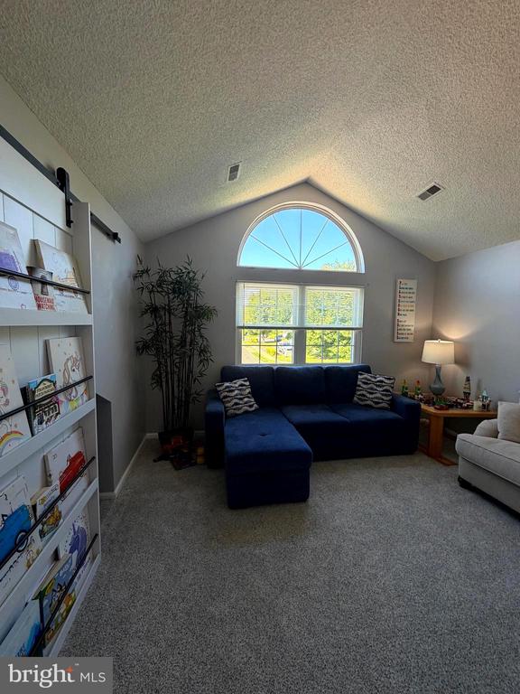 543 CEDAR HOLLOW DRIVE