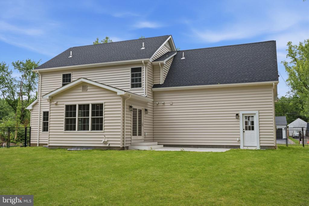 171 E HIGHLAND