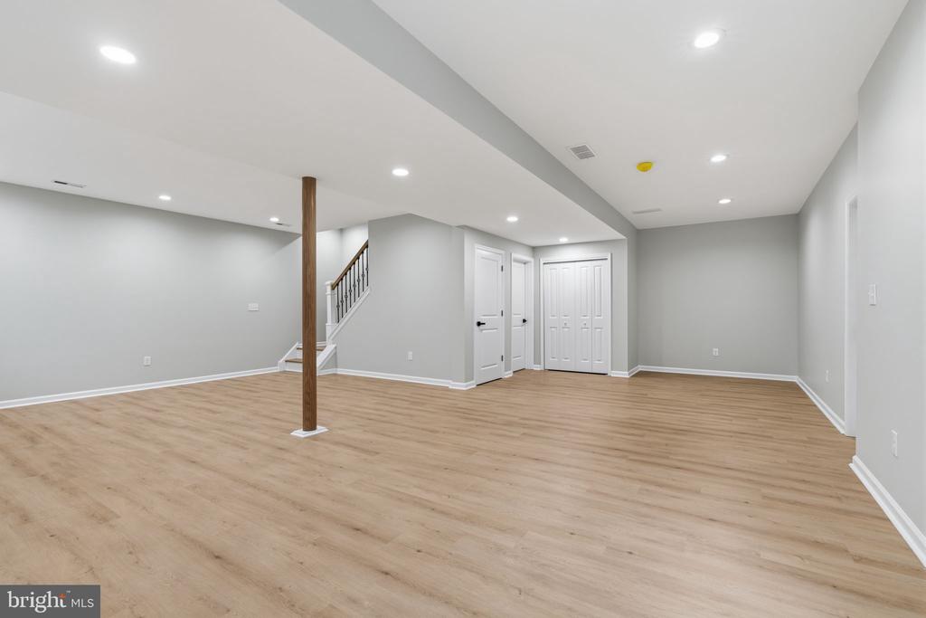 171 E HIGHLAND