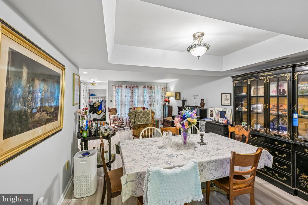 1564 APPLEWOOD CIRCLE