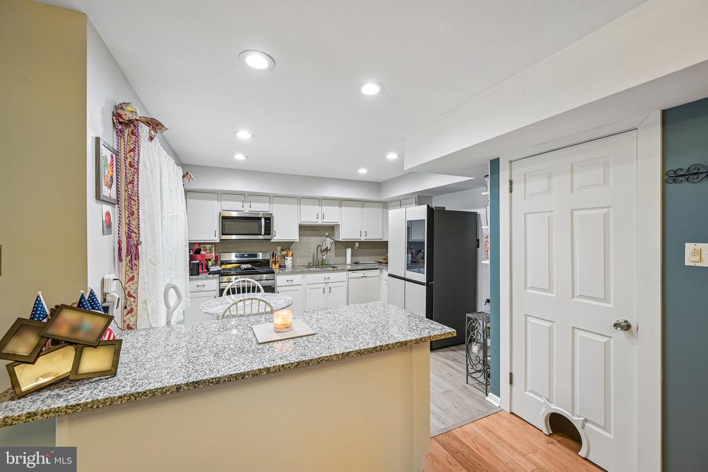 1564 APPLEWOOD CIRCLE