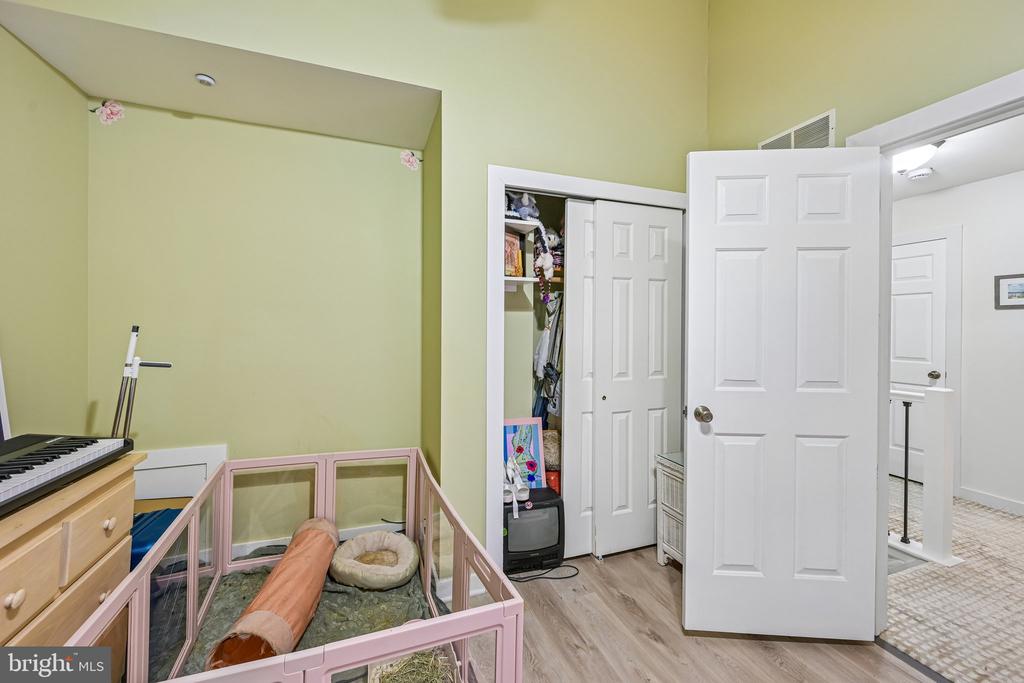 1564 APPLEWOOD CIRCLE
