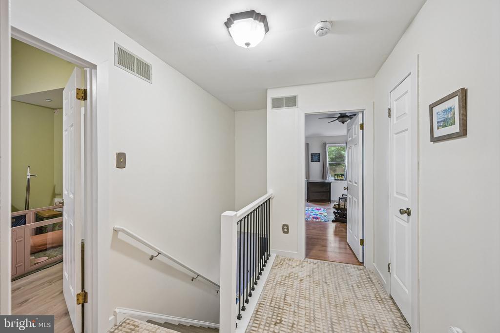 1564 APPLEWOOD CIRCLE