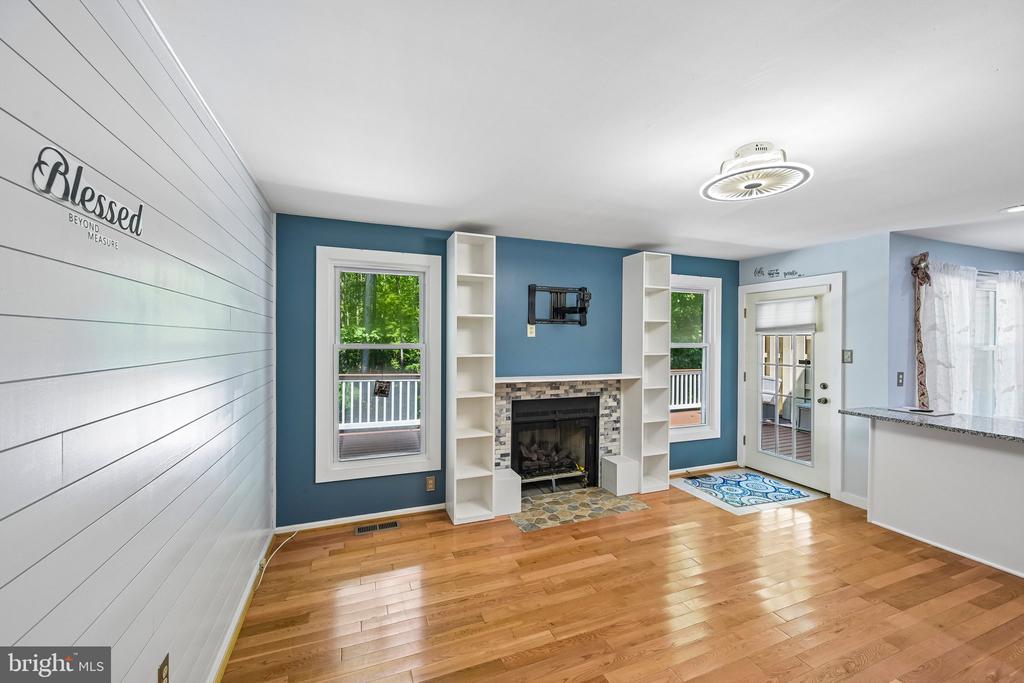1564 APPLEWOOD CIRCLE