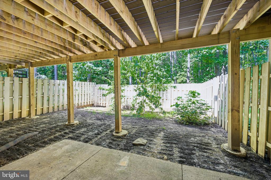 1564 APPLEWOOD CIRCLE