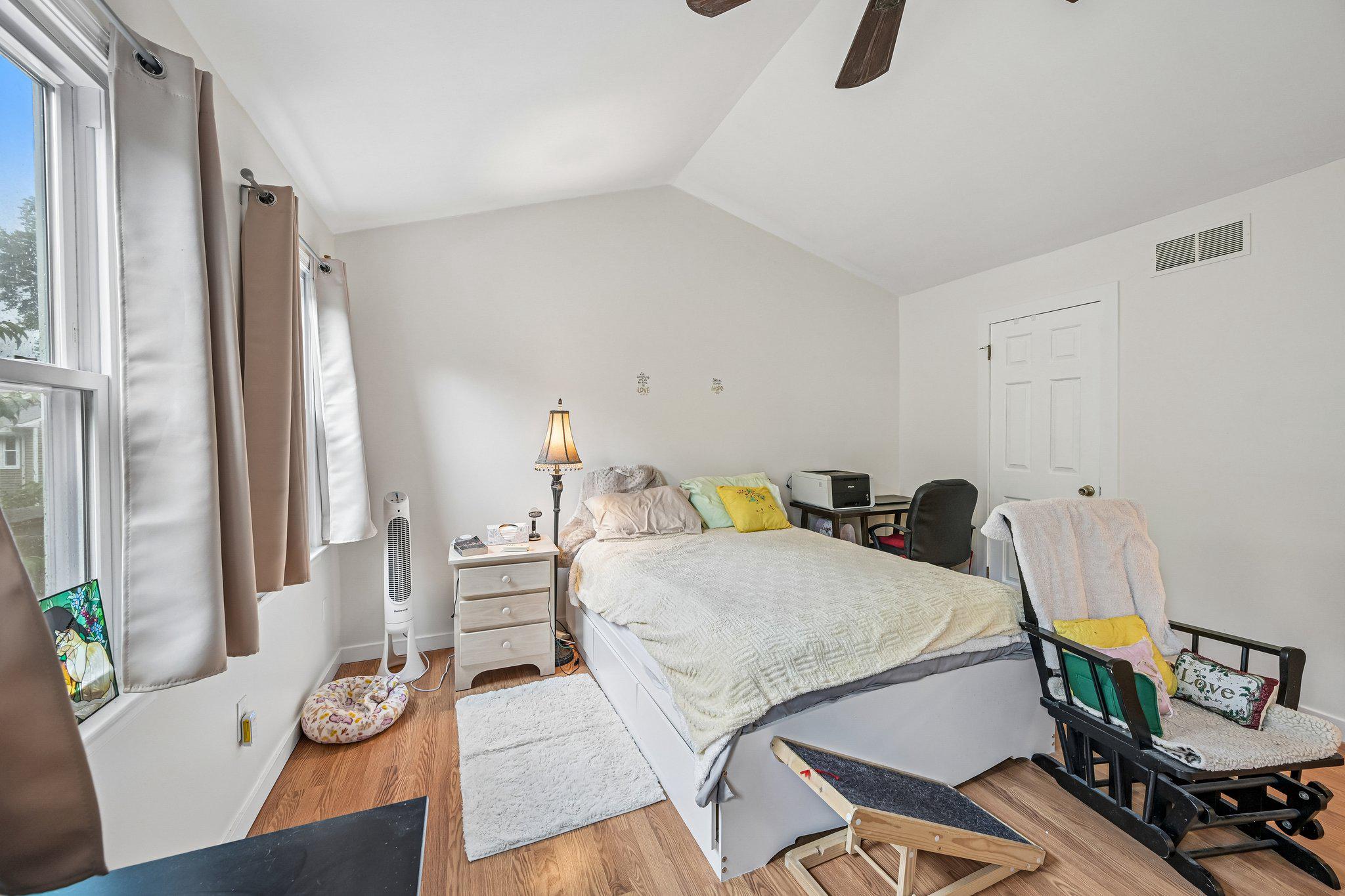 1564 APPLEWOOD CIRCLE