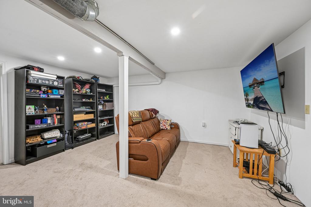 1564 APPLEWOOD CIRCLE
