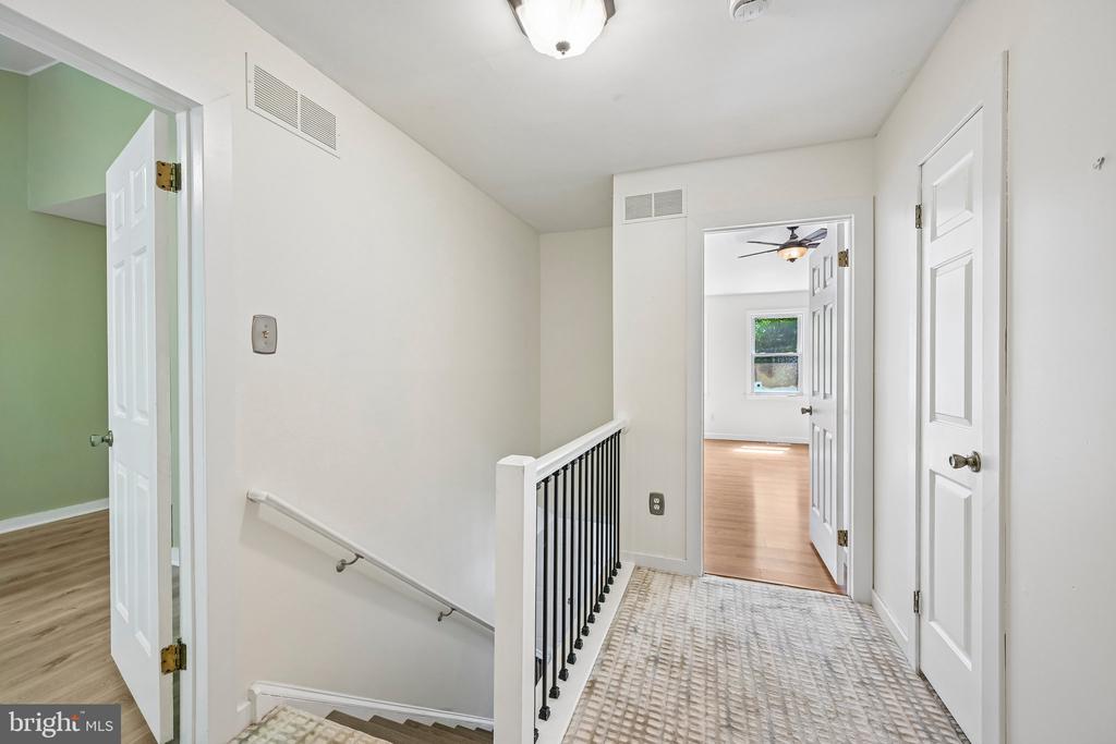 1564 APPLEWOOD CIRCLE