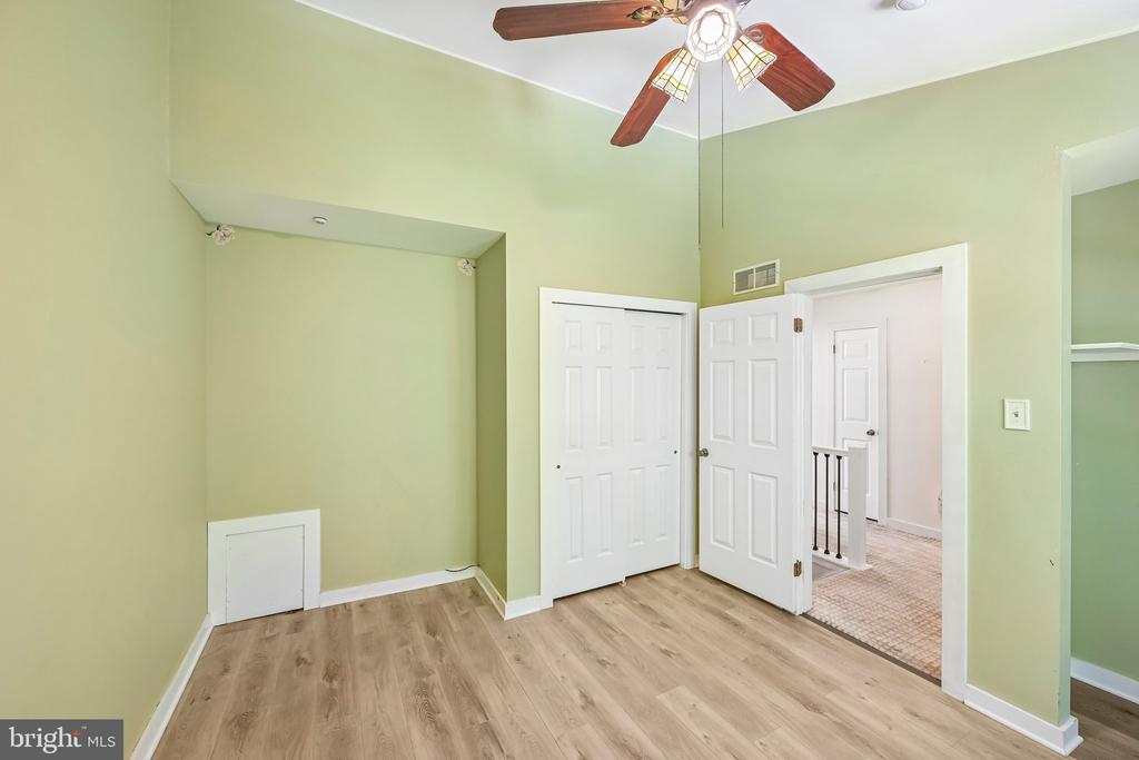 1564 APPLEWOOD CIRCLE