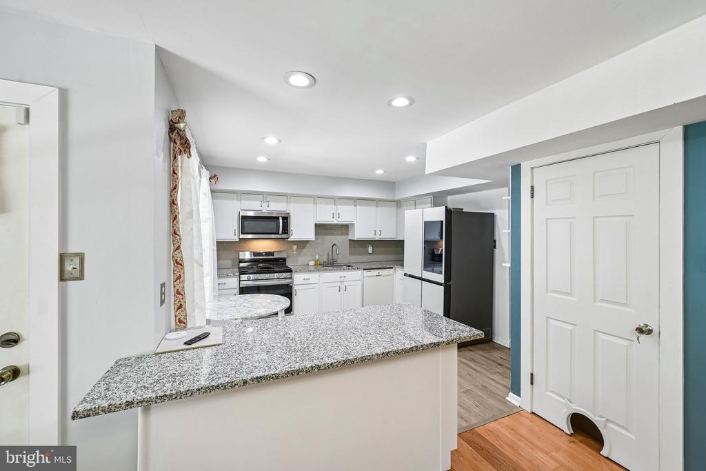 1564 APPLEWOOD CIRCLE