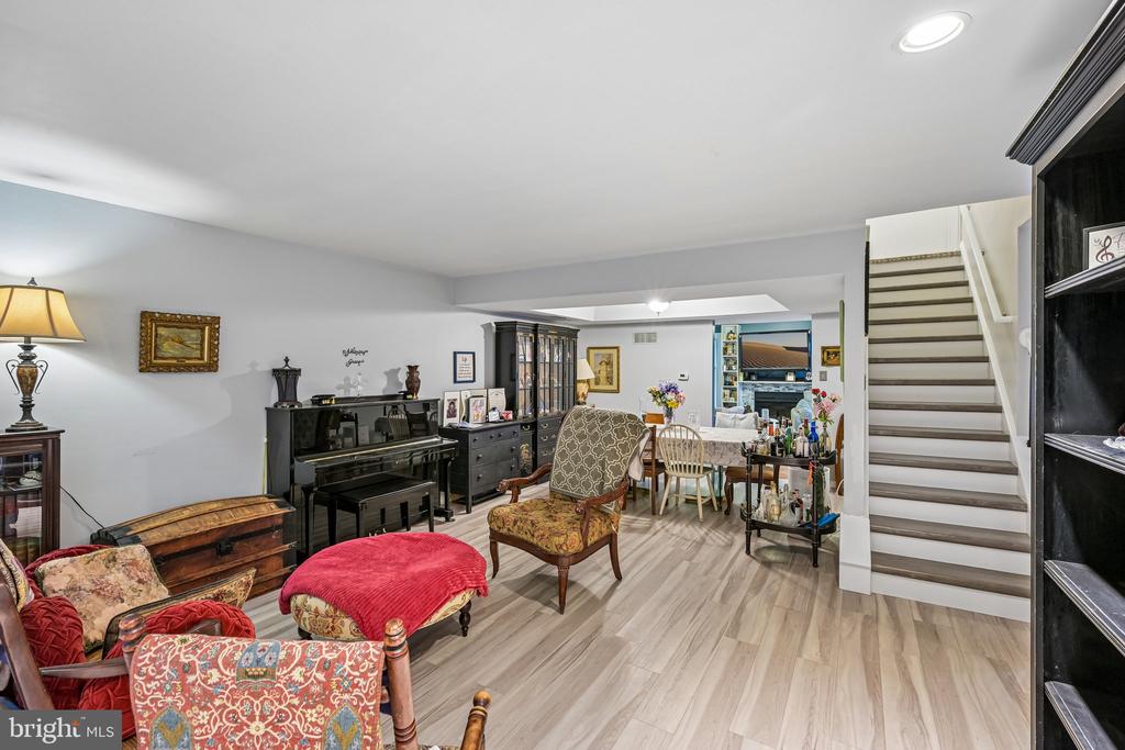 1564 APPLEWOOD CIRCLE