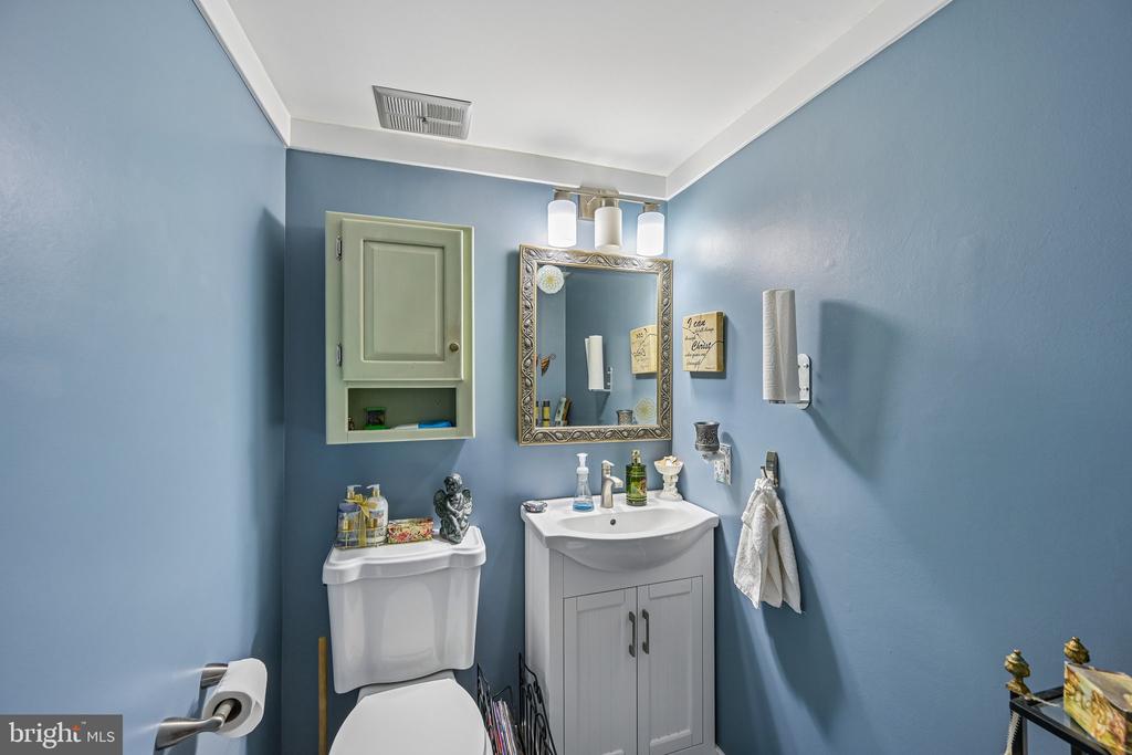 1564 APPLEWOOD CIRCLE