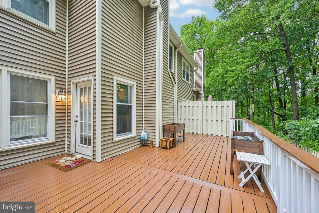 1564 APPLEWOOD CIRCLE