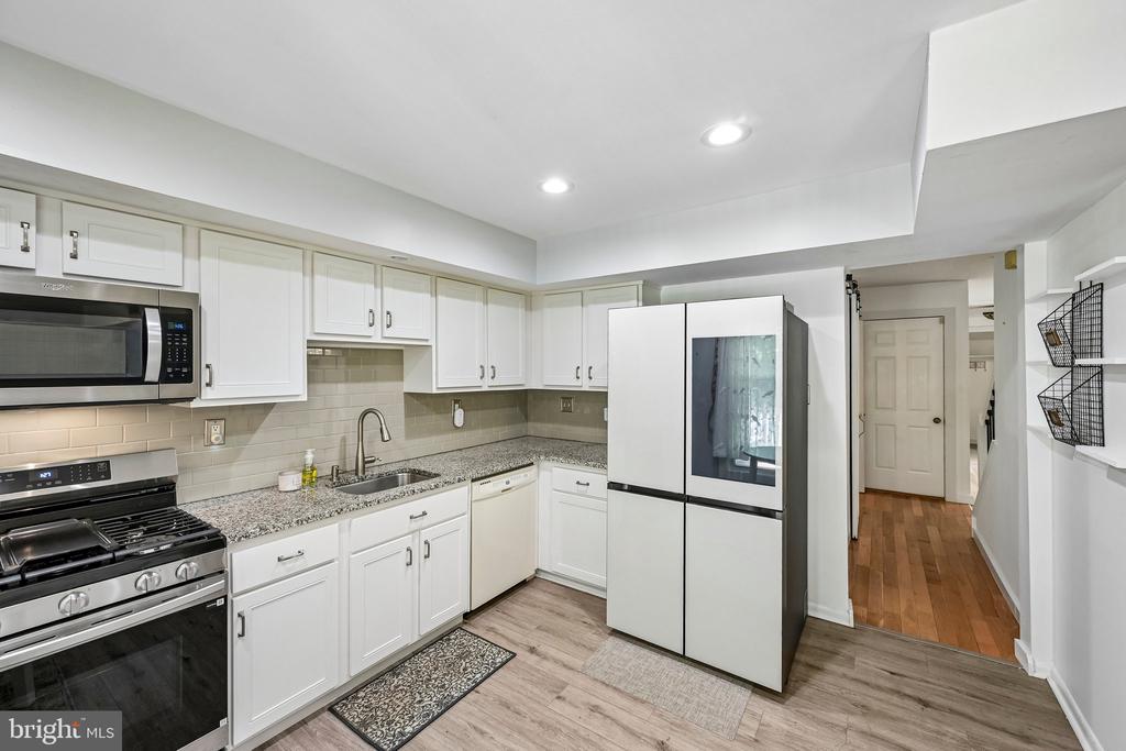 1564 APPLEWOOD CIRCLE