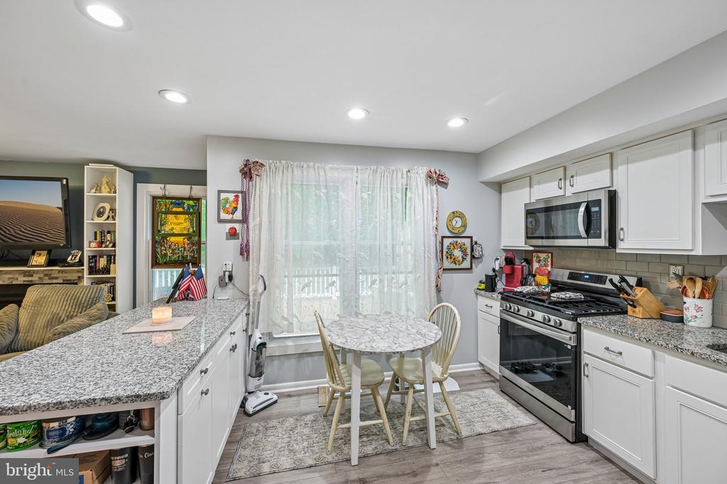 1564 APPLEWOOD CIRCLE