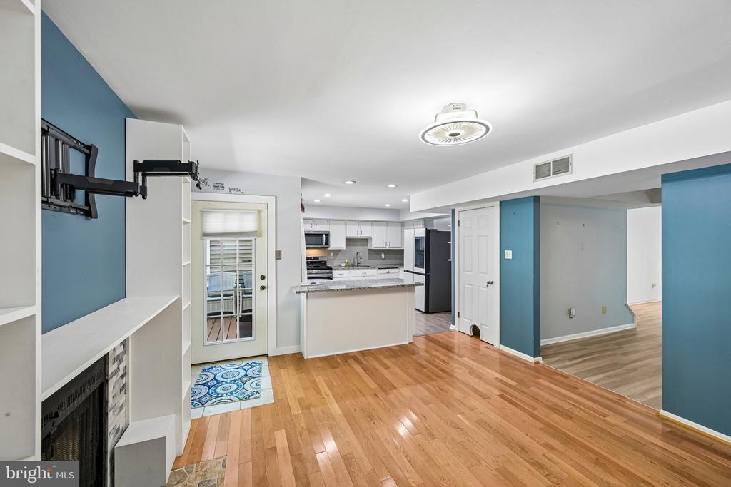1564 APPLEWOOD CIRCLE