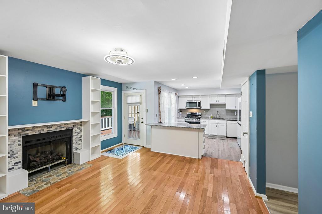 1564 APPLEWOOD CIRCLE