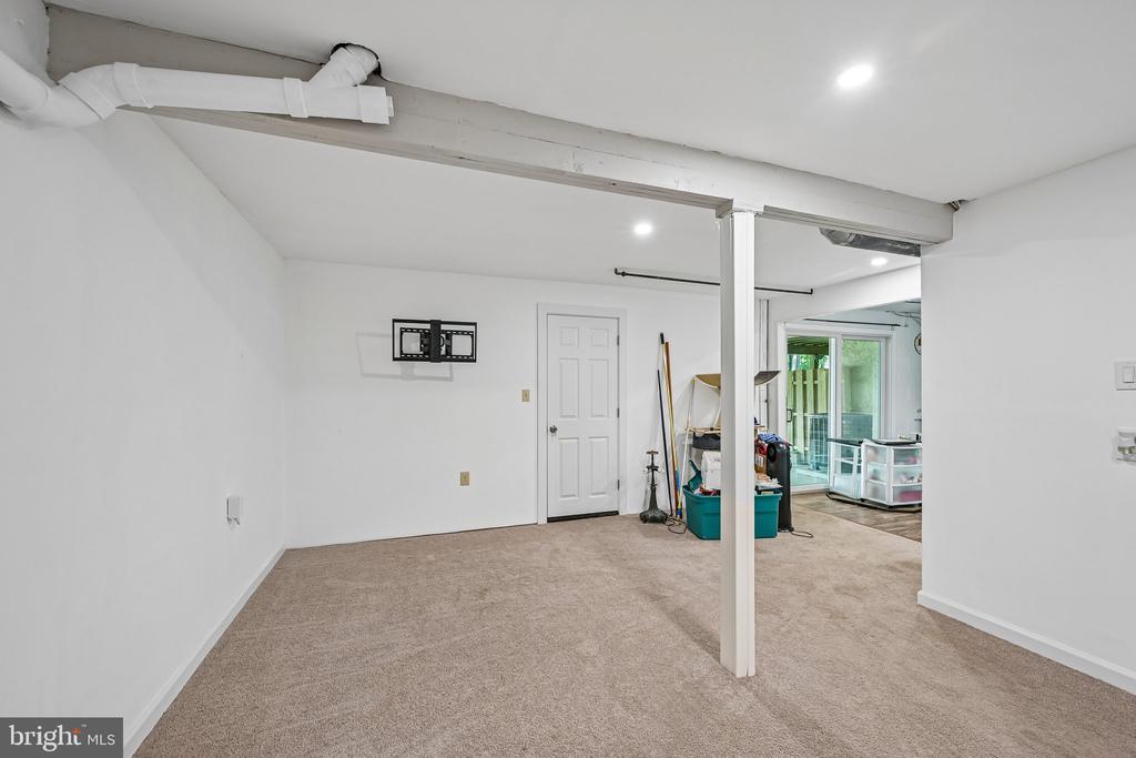1564 APPLEWOOD CIRCLE