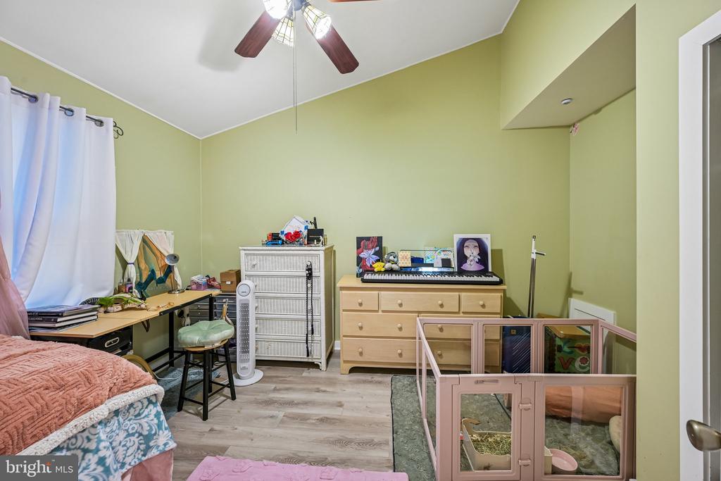 1564 APPLEWOOD CIRCLE