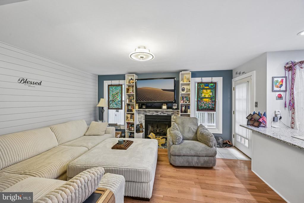 1564 APPLEWOOD CIRCLE