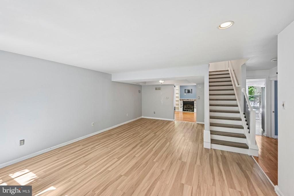 1564 APPLEWOOD CIRCLE
