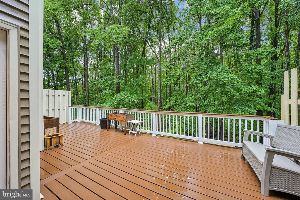 1564 APPLEWOOD CIRCLE