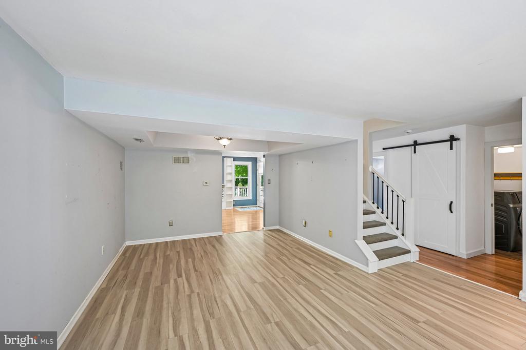 1564 APPLEWOOD CIRCLE