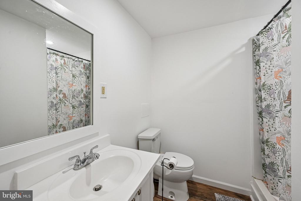 1564 APPLEWOOD CIRCLE