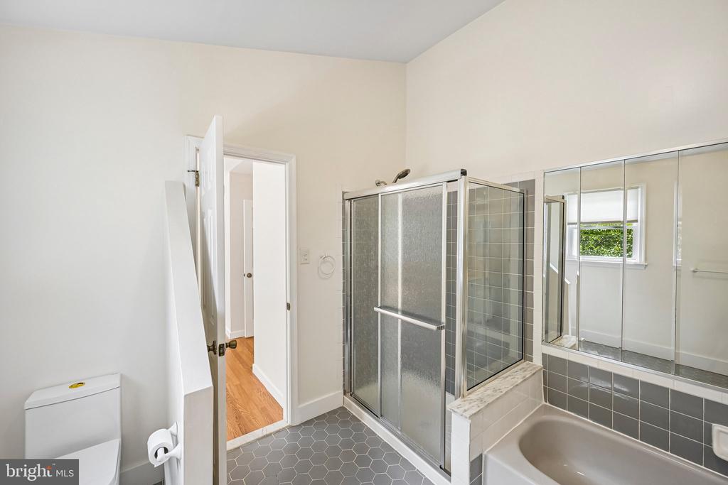 1564 APPLEWOOD CIRCLE