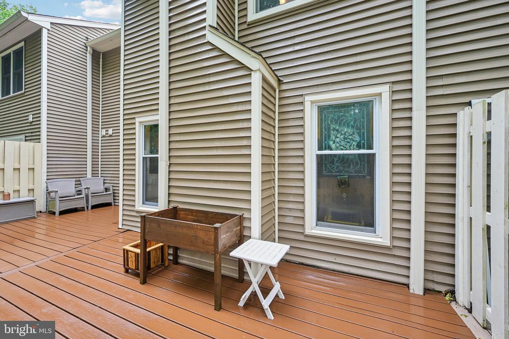 1564 APPLEWOOD CIRCLE