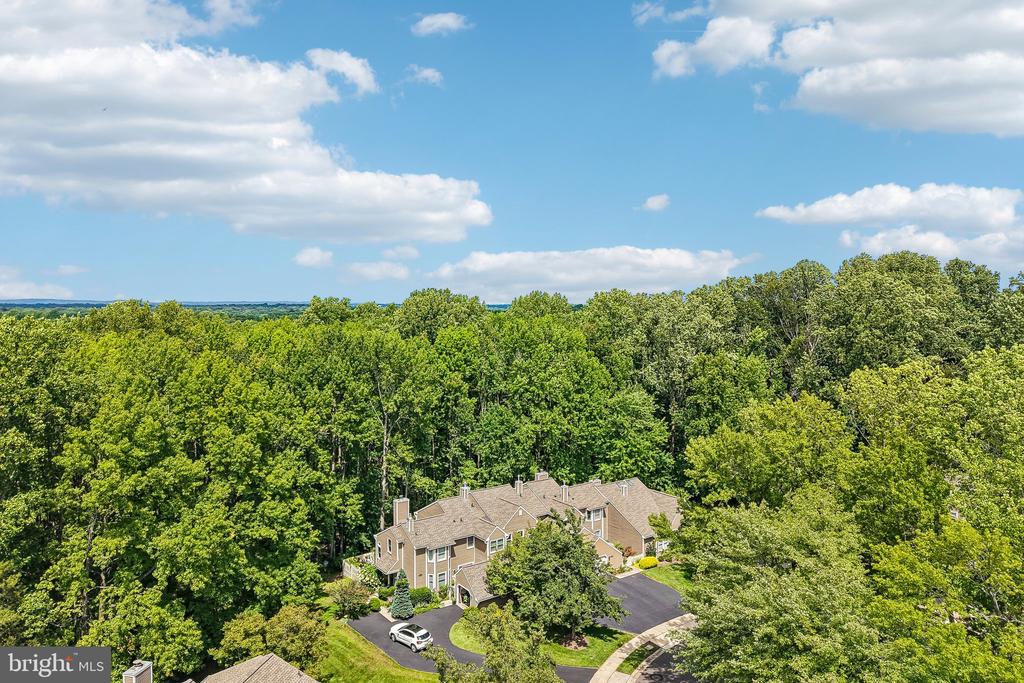 1564 APPLEWOOD CIRCLE