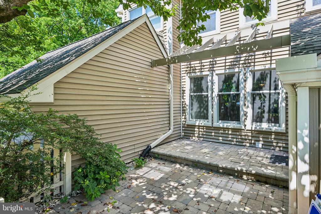 1564 APPLEWOOD CIRCLE