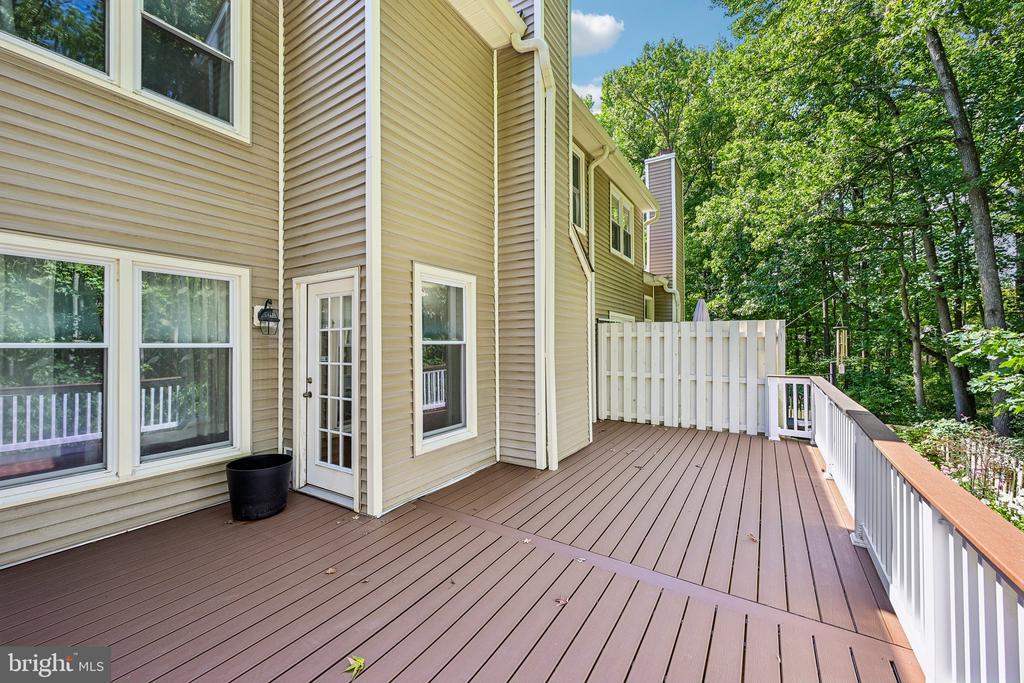 1564 APPLEWOOD CIRCLE