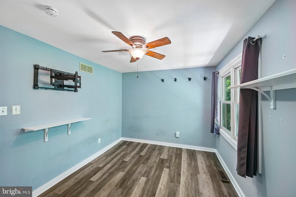 1564 APPLEWOOD CIRCLE