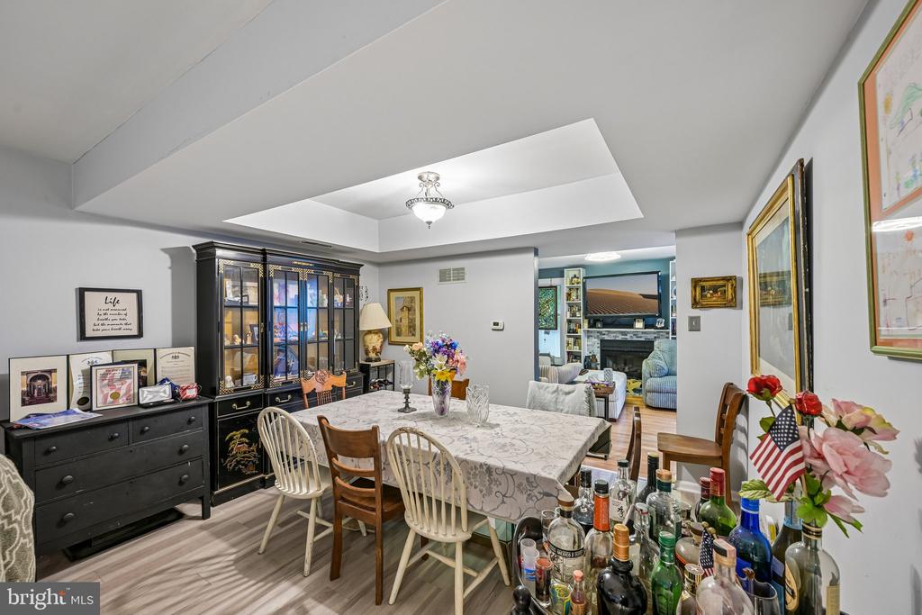 1564 APPLEWOOD CIRCLE