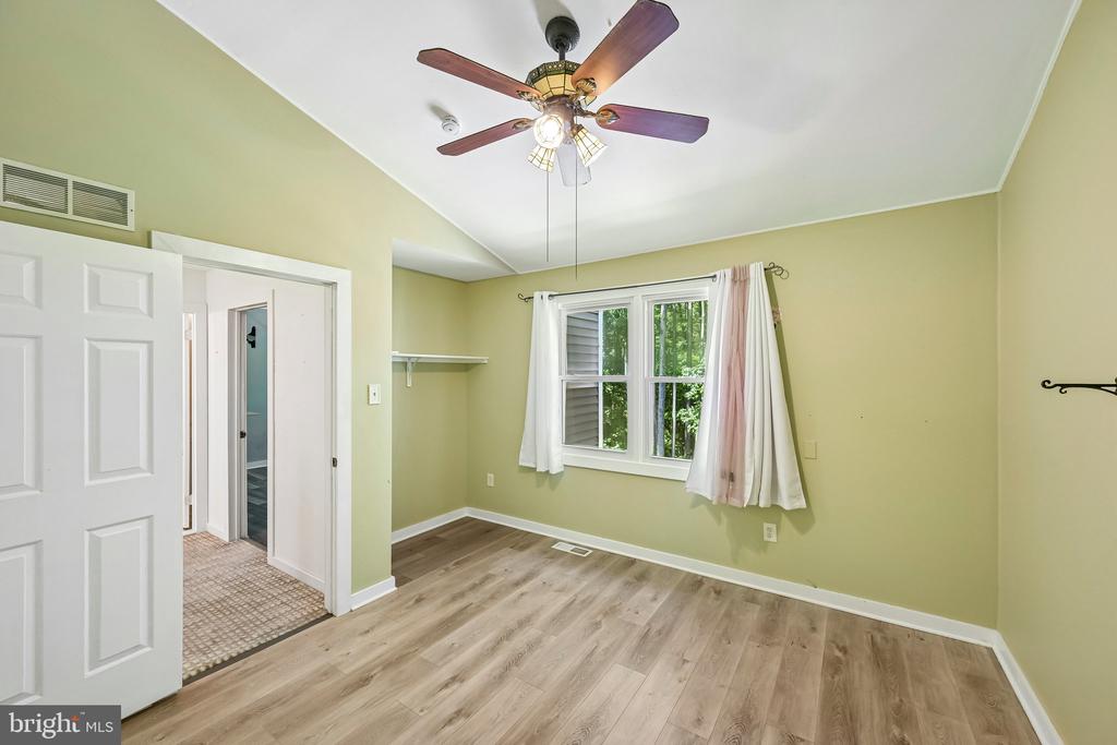 1564 APPLEWOOD CIRCLE