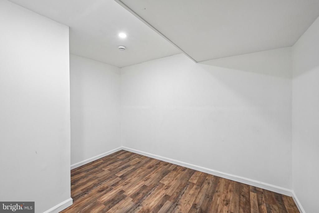 1564 APPLEWOOD CIRCLE