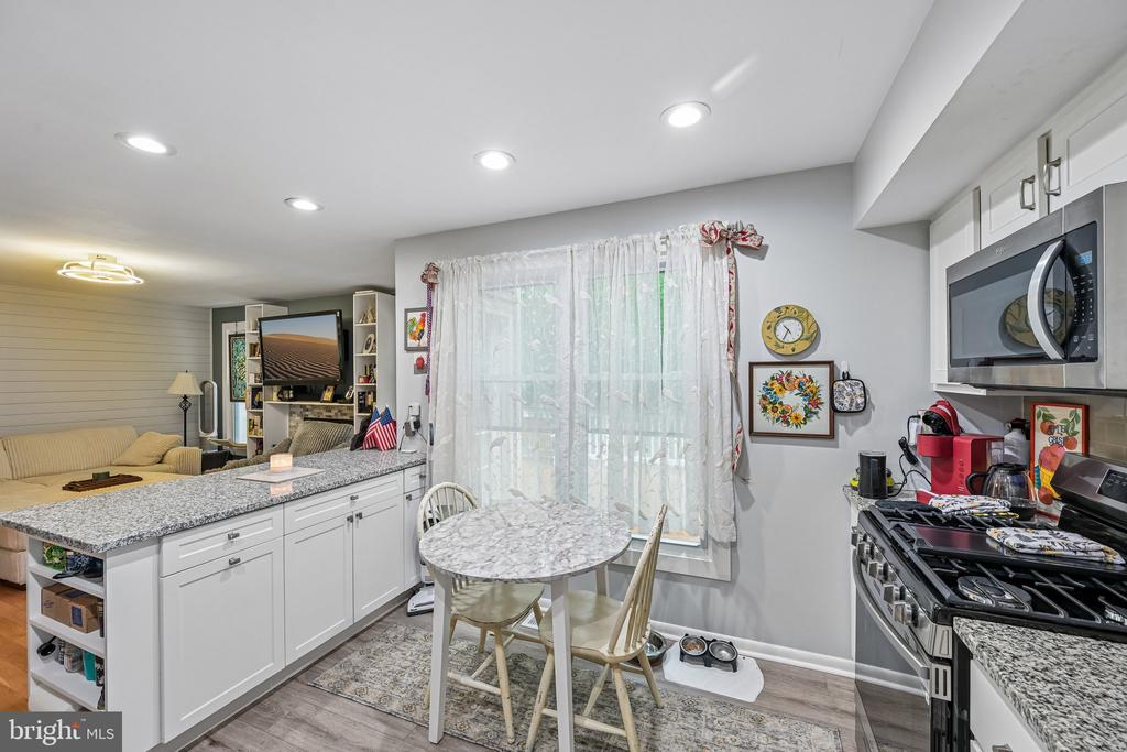 1564 APPLEWOOD CIRCLE