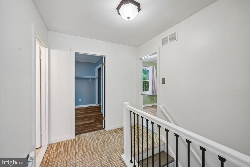 1564 APPLEWOOD CIRCLE
